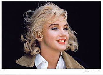 Previously unseen photographs of Marilyn Monroe have gone on display in Oxford, taken by her friend, photographer Eve Arnold. Take a look..